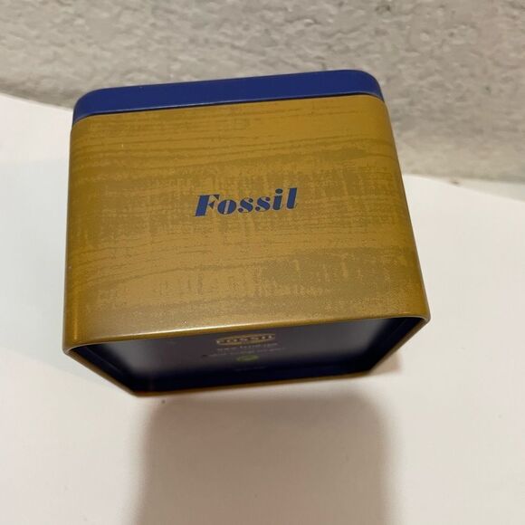 1 Fossil Collectible Presentation Genuine Display Gift Watch Tin Box empty - Picture 3 of 4